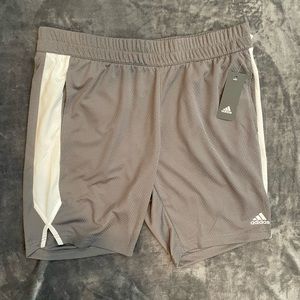 Men’s Adidas Athletic Gray And White XL Mesh Shorts. NWT Style: ADVR0829